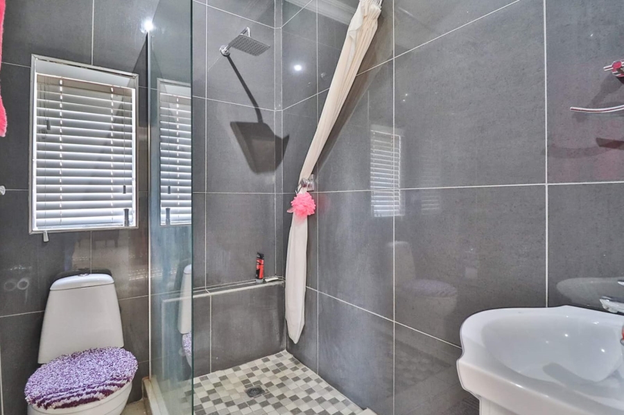 4 Bedroom Property for Sale in The Reeds Gauteng
