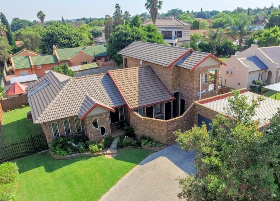 4 Bedroom Property for Sale in The Reeds Gauteng