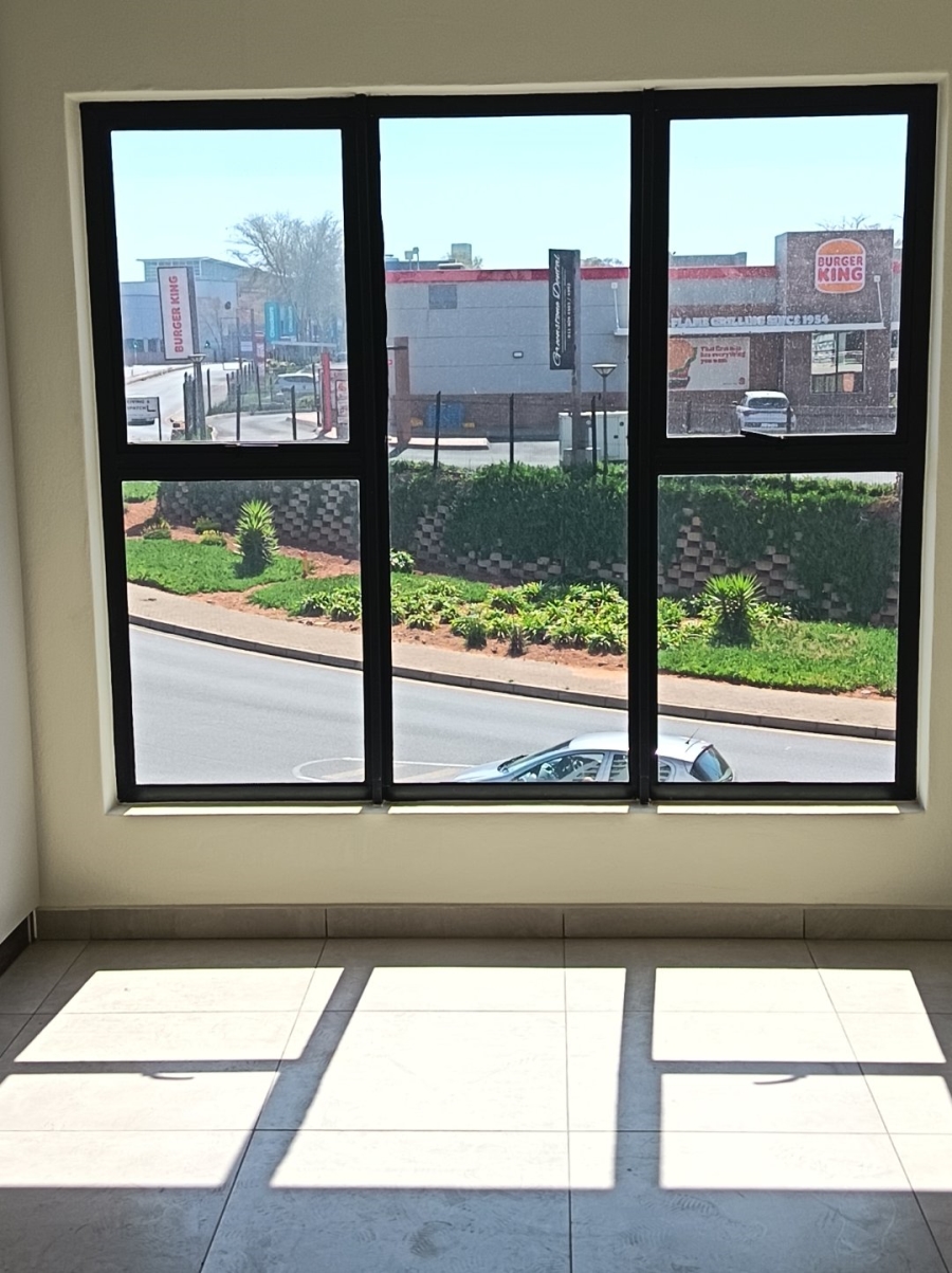 To Let 1 Bedroom Property for Rent in Greenstone Hill Gauteng