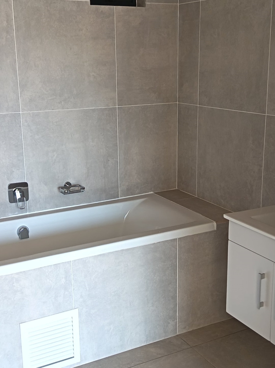 To Let 1 Bedroom Property for Rent in Greenstone Hill Gauteng