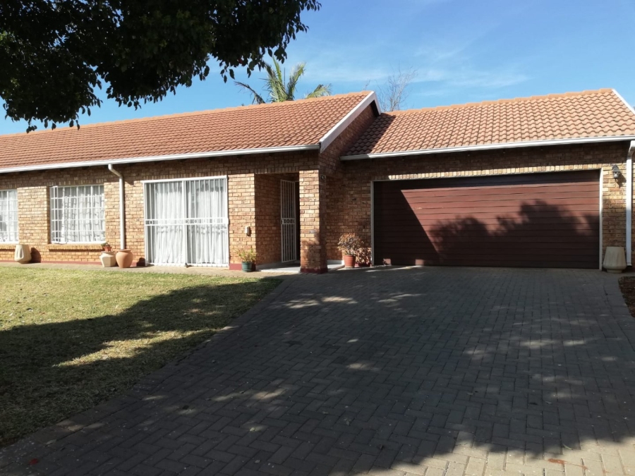 3 Bedroom Property for Sale in Eldoraigne Gauteng