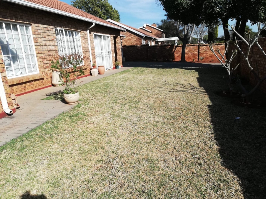 3 Bedroom Property for Sale in Eldoraigne Gauteng