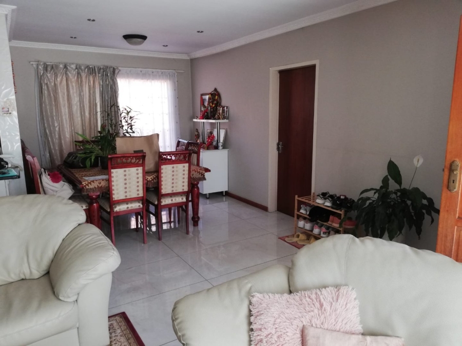 3 Bedroom Property for Sale in Eldoraigne Gauteng