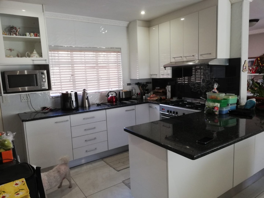 3 Bedroom Property for Sale in Eldoraigne Gauteng