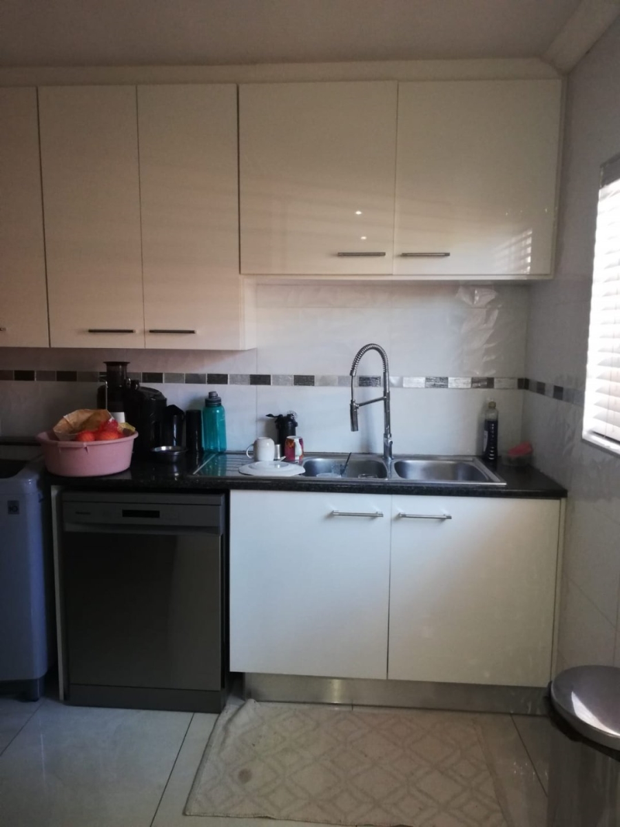 3 Bedroom Property for Sale in Eldoraigne Gauteng