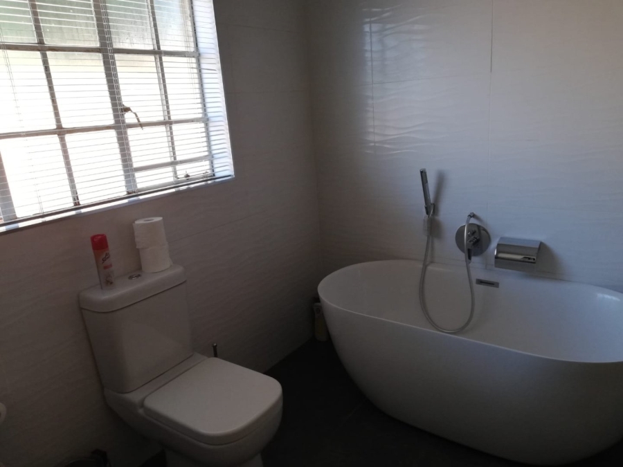 3 Bedroom Property for Sale in Eldoraigne Gauteng