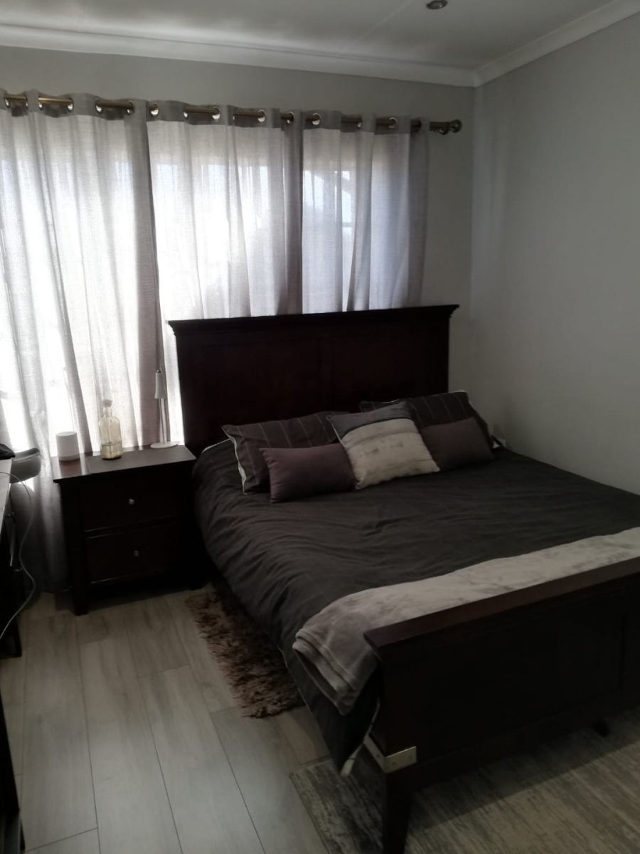 3 Bedroom Property for Sale in Eldoraigne Gauteng