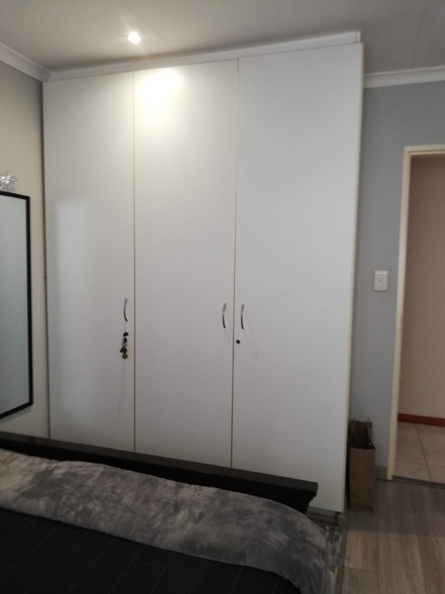 3 Bedroom Property for Sale in Eldoraigne Gauteng