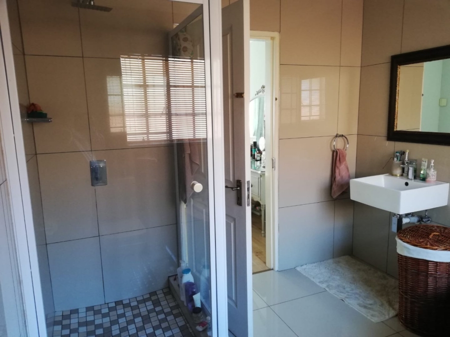3 Bedroom Property for Sale in Eldoraigne Gauteng