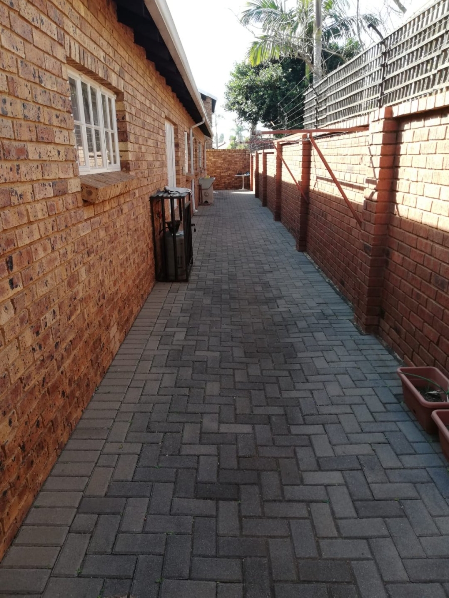 3 Bedroom Property for Sale in Eldoraigne Gauteng