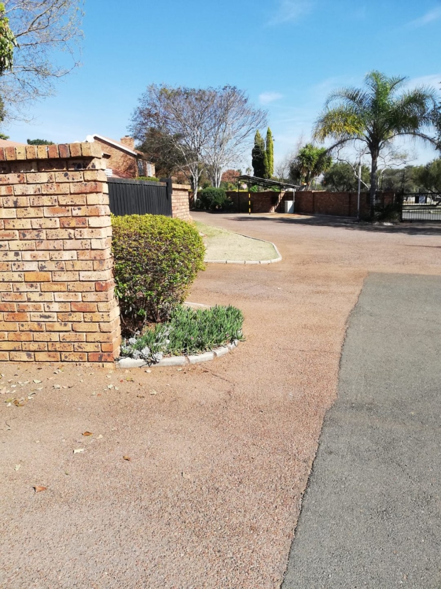 3 Bedroom Property for Sale in Eldoraigne Gauteng