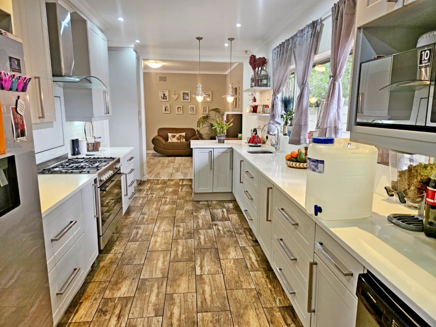 5 Bedroom Property for Sale in Terenure Gauteng