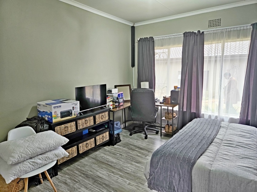5 Bedroom Property for Sale in Terenure Gauteng
