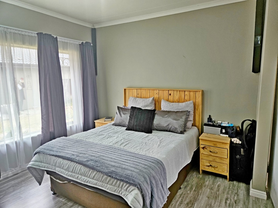 5 Bedroom Property for Sale in Terenure Gauteng