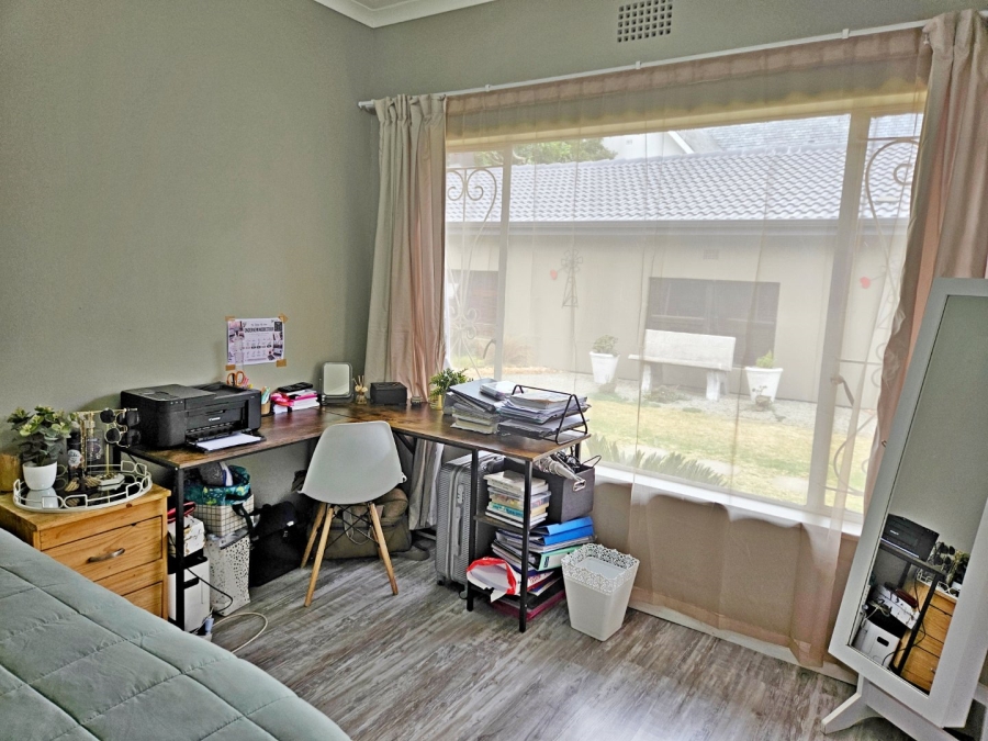 5 Bedroom Property for Sale in Terenure Gauteng