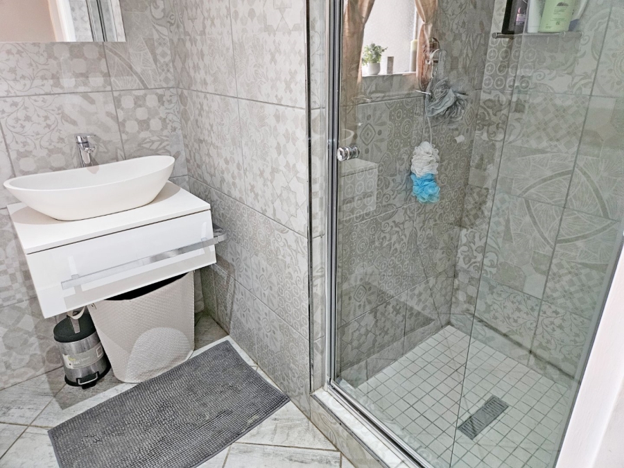 5 Bedroom Property for Sale in Terenure Gauteng