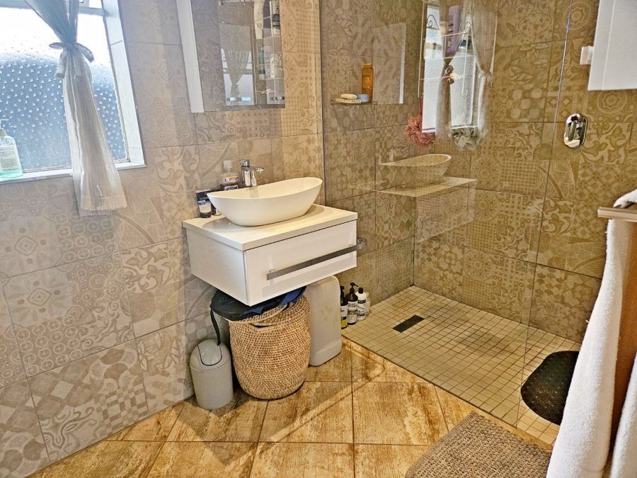 5 Bedroom Property for Sale in Terenure Gauteng