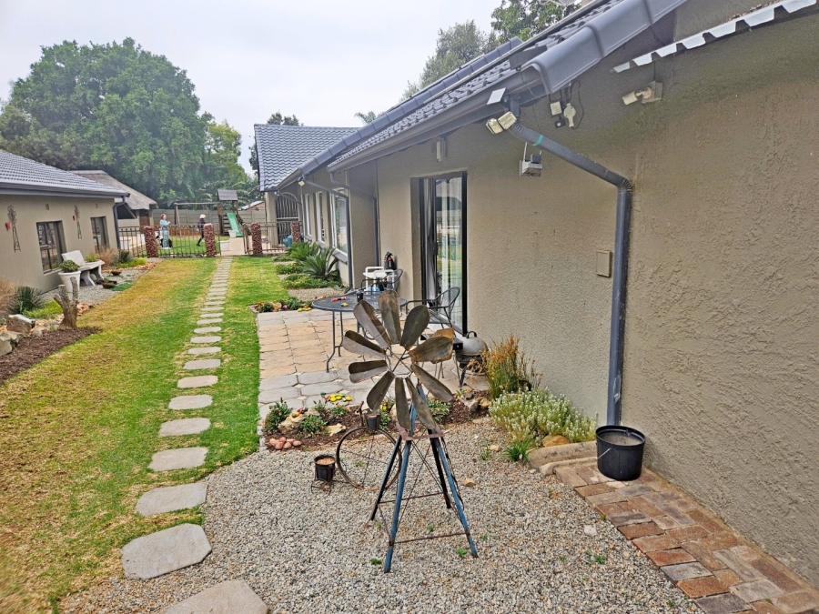 5 Bedroom Property for Sale in Terenure Gauteng