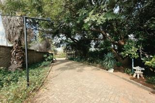 6 Bedroom Property for Sale in Hillside Gauteng