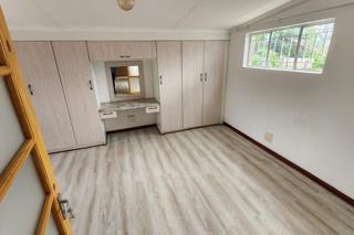 6 Bedroom Property for Sale in Hillside Gauteng