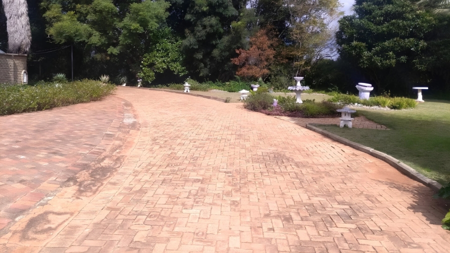 6 Bedroom Property for Sale in Hillside Gauteng