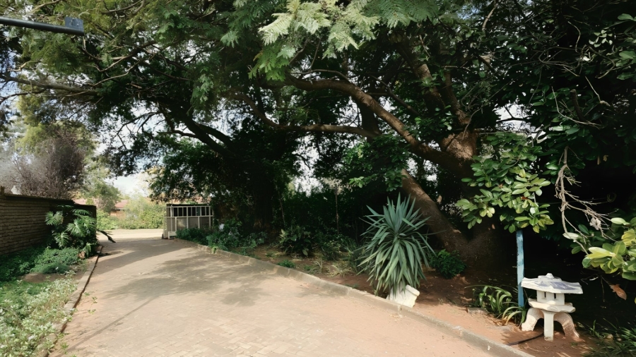 6 Bedroom Property for Sale in Hillside Gauteng