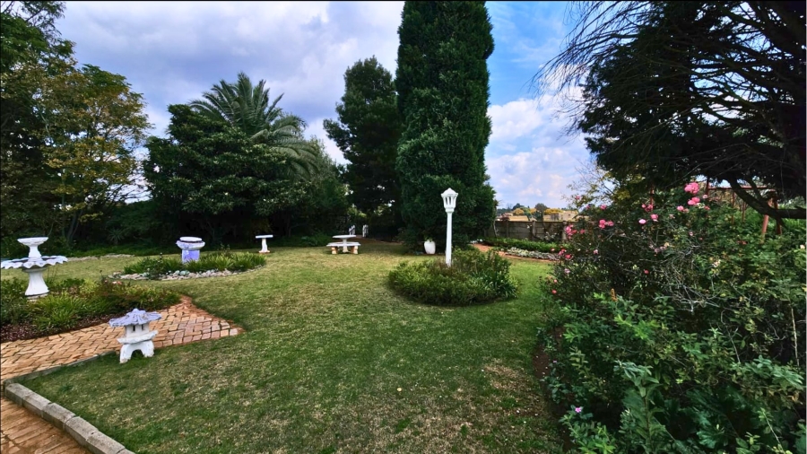 6 Bedroom Property for Sale in Hillside Gauteng