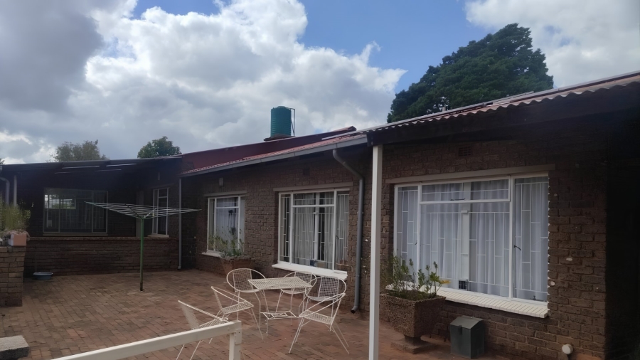 6 Bedroom Property for Sale in Hillside Gauteng