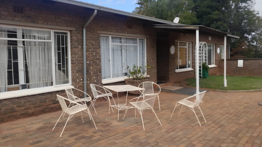 6 Bedroom Property for Sale in Hillside Gauteng