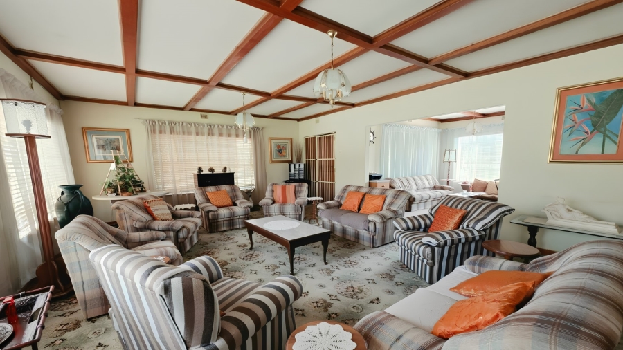6 Bedroom Property for Sale in Hillside Gauteng