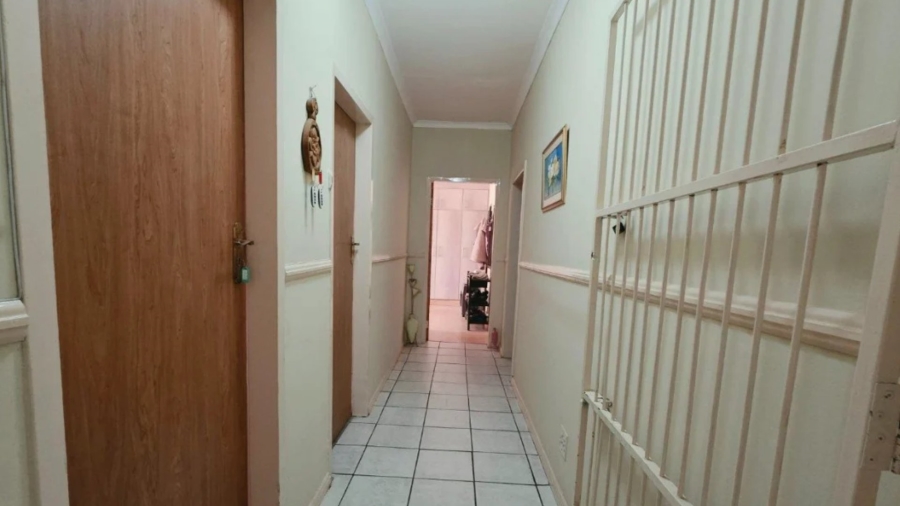 6 Bedroom Property for Sale in Hillside Gauteng