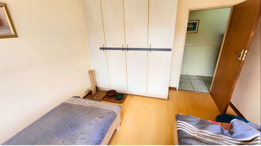 6 Bedroom Property for Sale in Hillside Gauteng