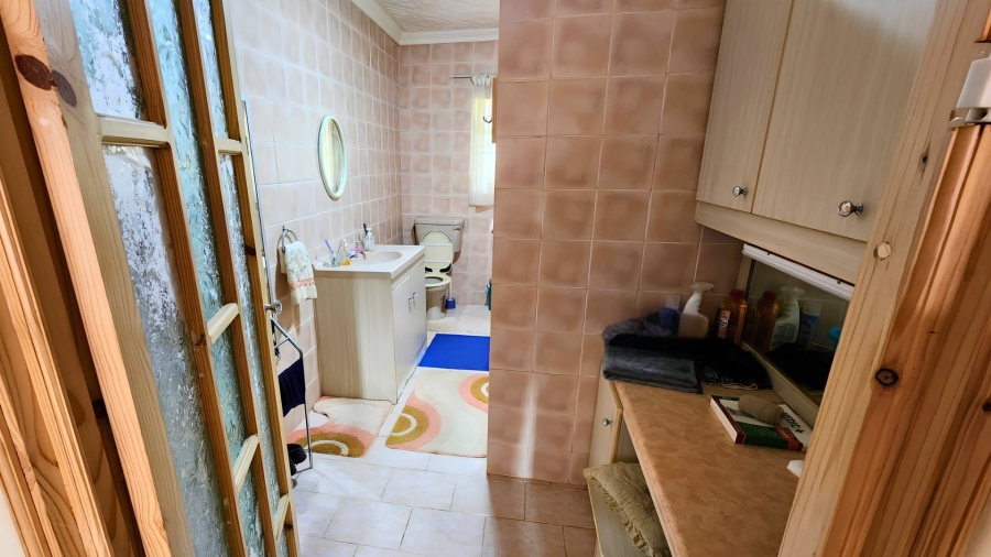 6 Bedroom Property for Sale in Hillside Gauteng