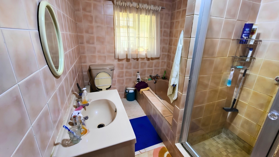 6 Bedroom Property for Sale in Hillside Gauteng