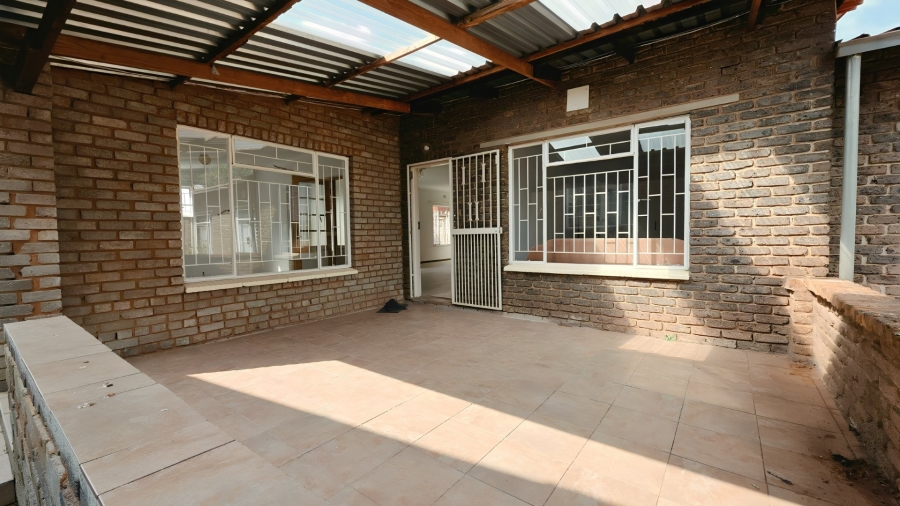 6 Bedroom Property for Sale in Hillside Gauteng
