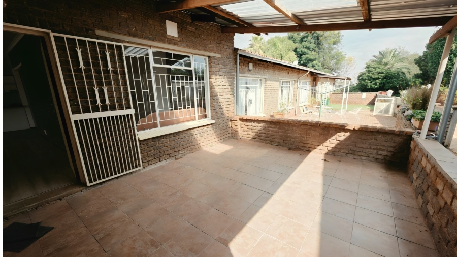 6 Bedroom Property for Sale in Hillside Gauteng