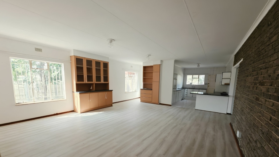 6 Bedroom Property for Sale in Hillside Gauteng