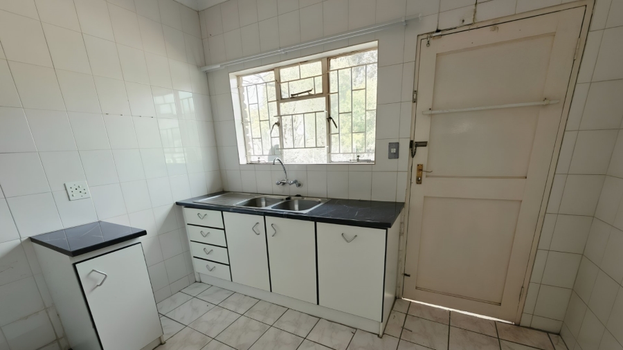 6 Bedroom Property for Sale in Hillside Gauteng
