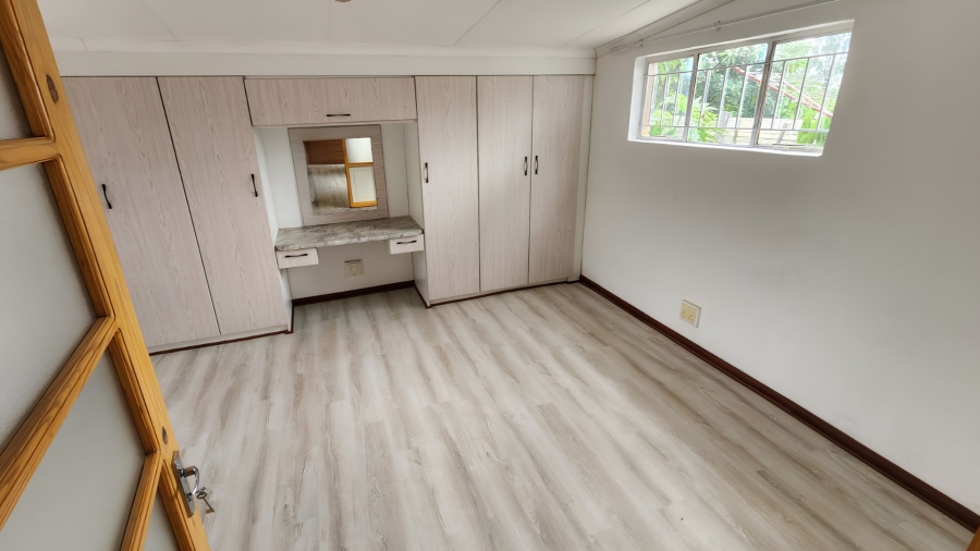 6 Bedroom Property for Sale in Hillside Gauteng