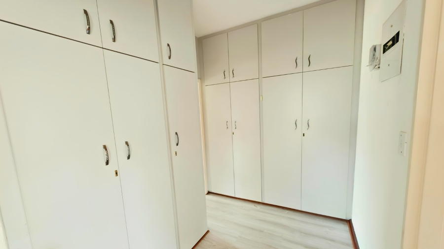6 Bedroom Property for Sale in Hillside Gauteng