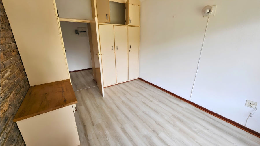 6 Bedroom Property for Sale in Hillside Gauteng