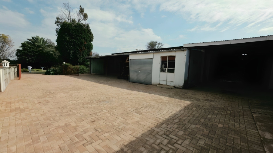 6 Bedroom Property for Sale in Hillside Gauteng
