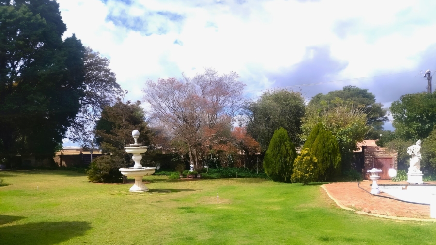 6 Bedroom Property for Sale in Hillside Gauteng