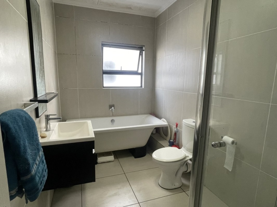 2 Bedroom Property for Sale in Greenstone Ridge Gauteng