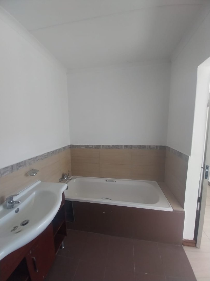 To Let 3 Bedroom Property for Rent in Kosmosdal Gauteng