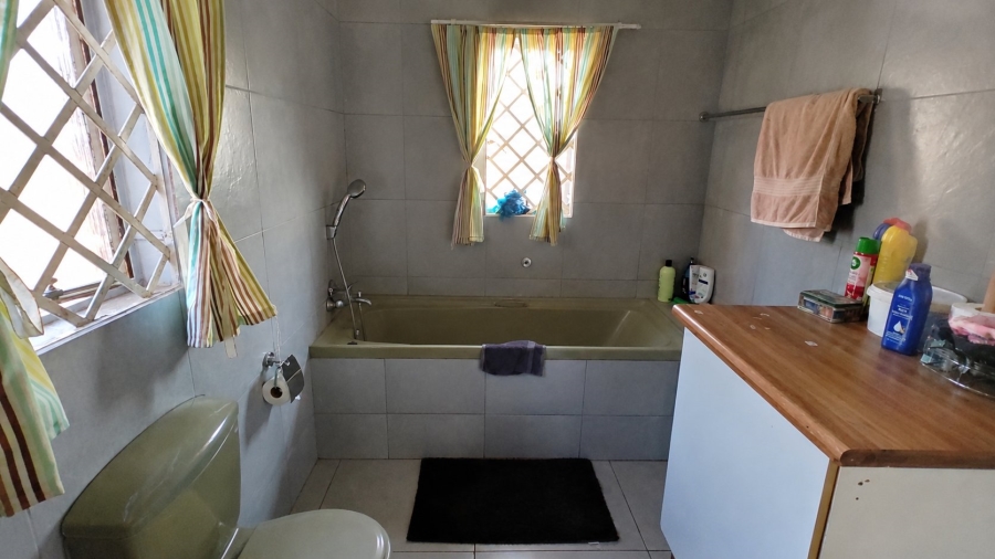 Commercial Property for Sale in Walker Fruit Farms Gauteng