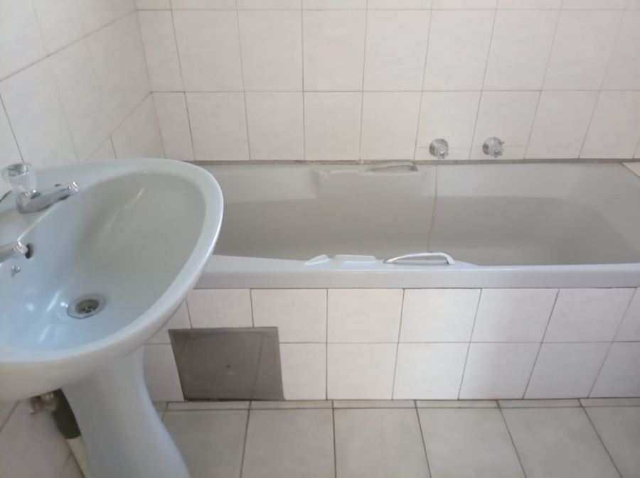 To Let 3 Bedroom Property for Rent in Albertville Gauteng