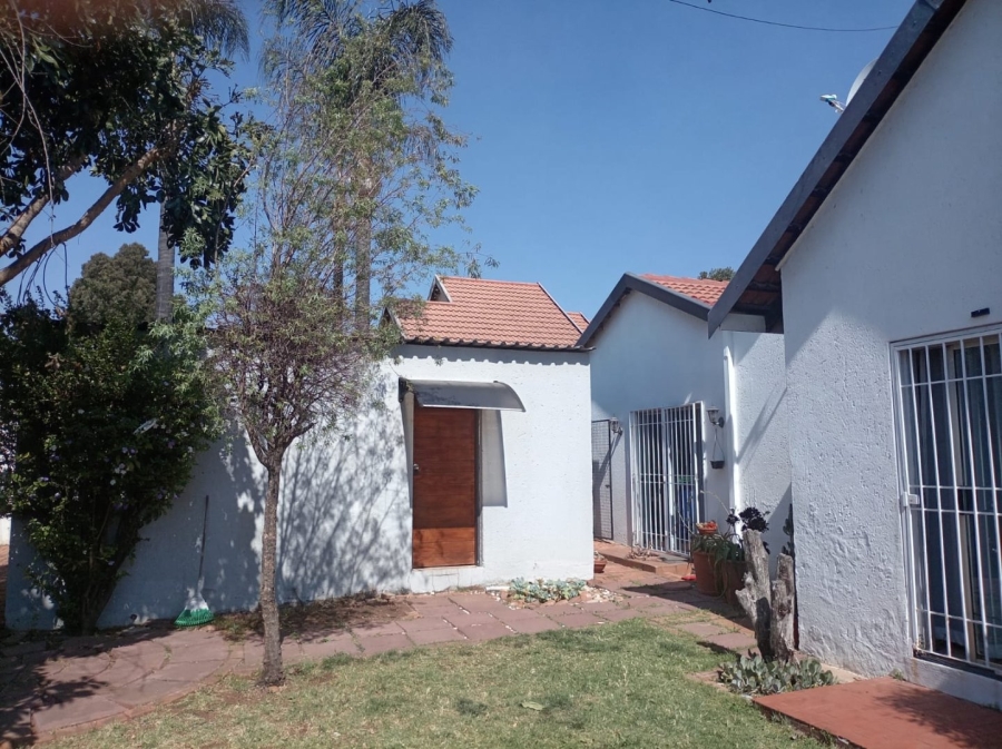 To Let 3 Bedroom Property for Rent in Albertville Gauteng