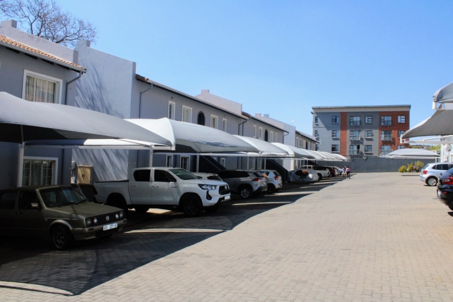 1 Bedroom Property for Sale in Ferndale Gauteng