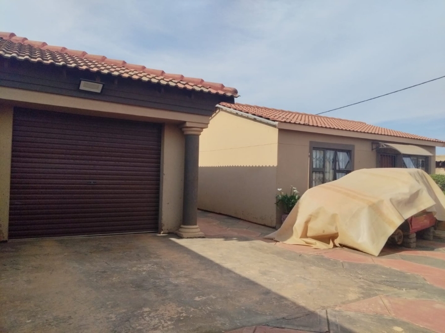 2 Bedroom Property for Sale in Palm Ridge Gauteng